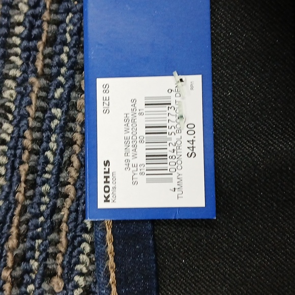 NWT Apt 9 Book Cut Tummy Control Denim Jeans Size 8S - Picture 5 of 8